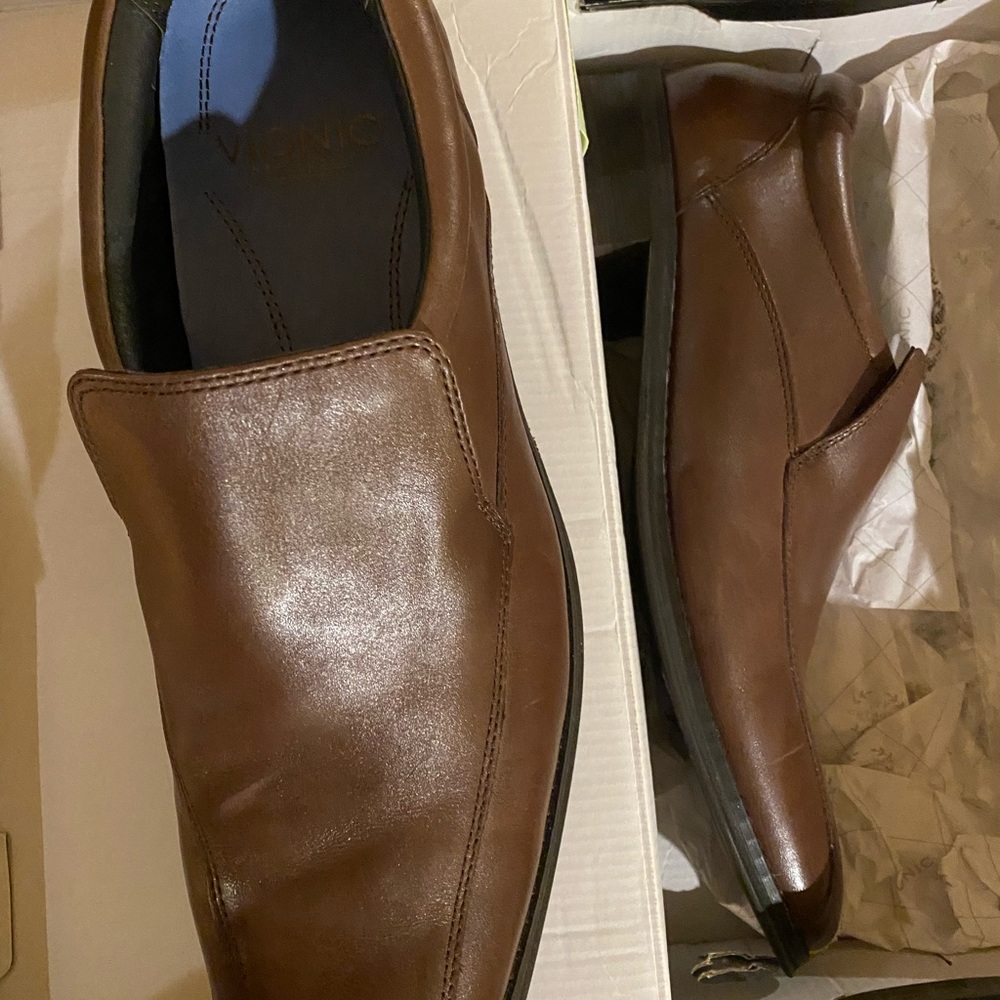Mens Vionic dress shoes coffee color size 13us